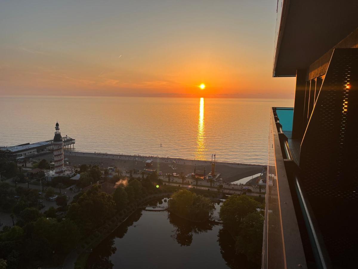 1-Bedroom Studio Apartment In Orbi City - Side Seaview Batumi Bagian luar foto